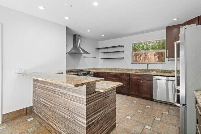 Photo - 517 29th St Casa