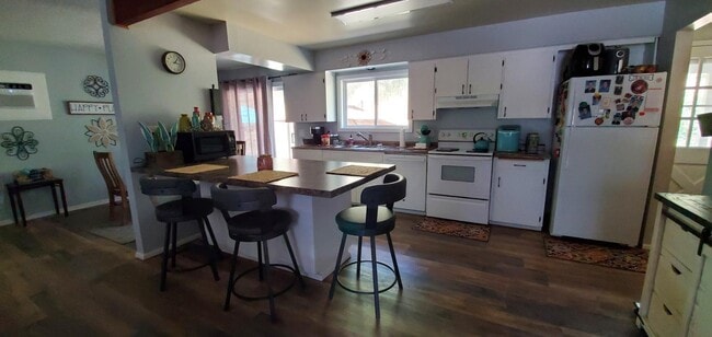 Photo - 105 Adams Ct