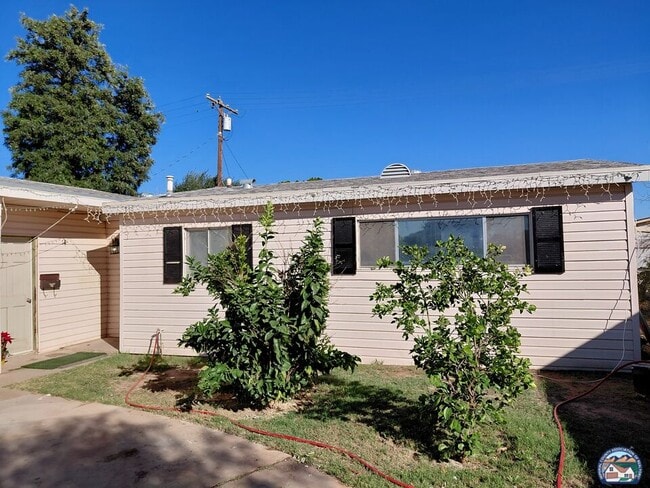 Building Photo - 738 Brentwood Ave