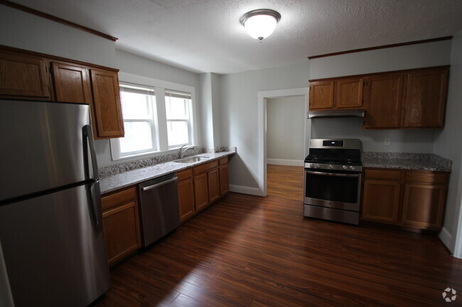 Building Photo - 41 Chapman St Unit 41 Rental