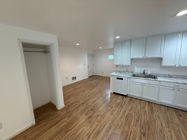 Photo - 16420 6th Ave W Unidad #3