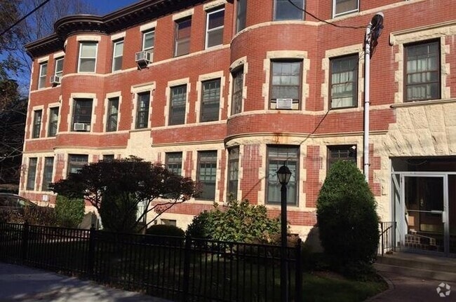 Building Photo - 208 Winthrop Rd Rental