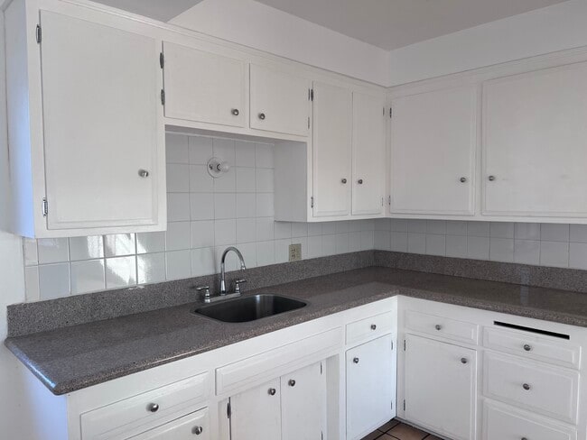 Building Photo - 8129 Otis St Unit 1