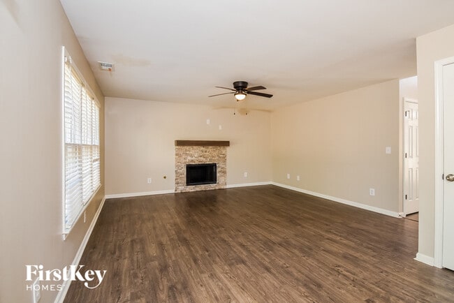 Photo - 60 Evans Point