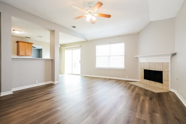 Photo - 6901 Baybridge Dr