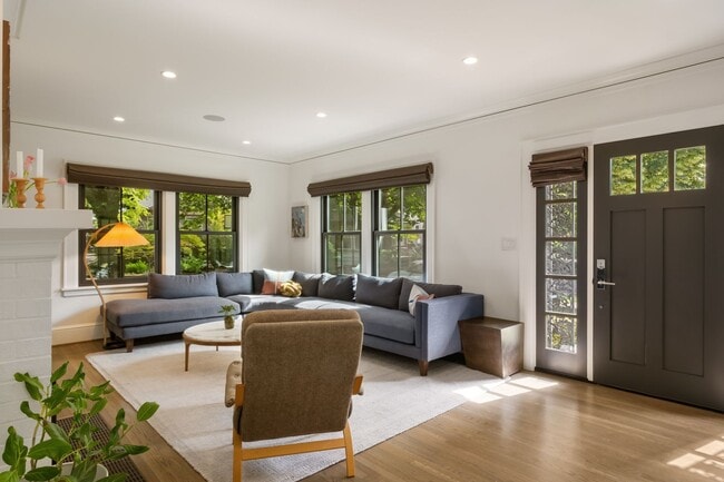 Photo - 2835 NE 40th Ave