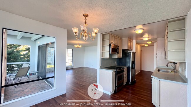 Photo - Large corner 2 bedroom surrounded by breathtaking Bay views! Unit E335