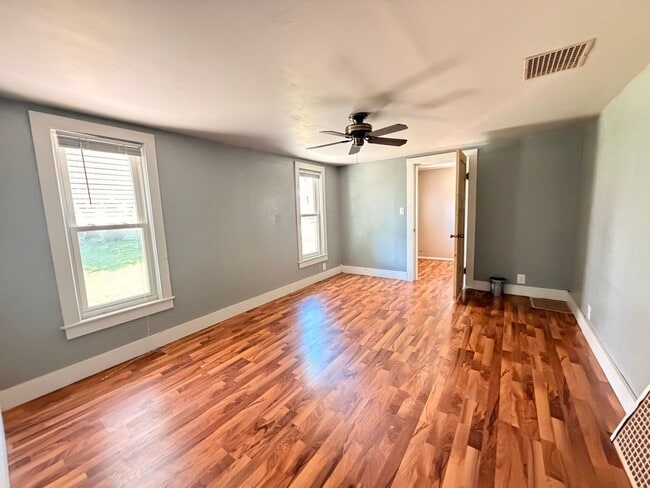 Photo - 2 Bedroom Home in Palmer! $750