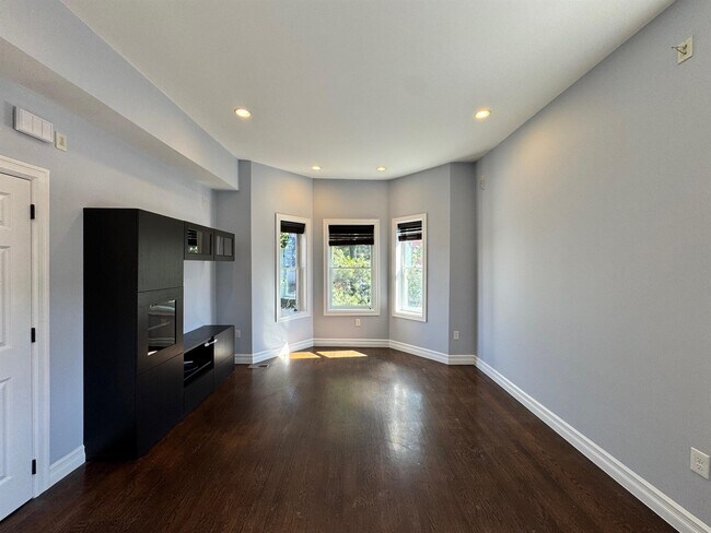 Photo - 8 Cross St E Unidad 1