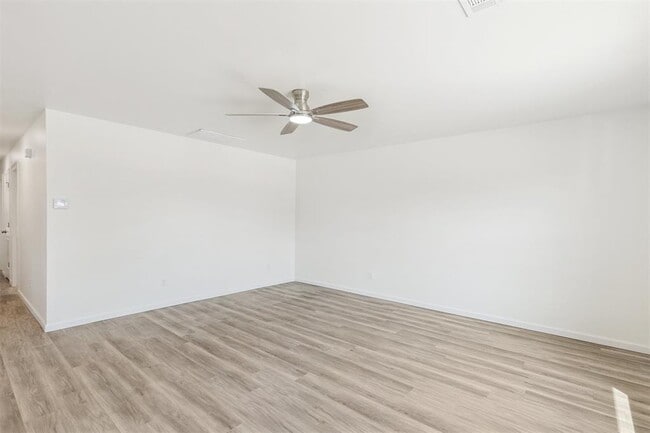 Photo - 8791 St George Way