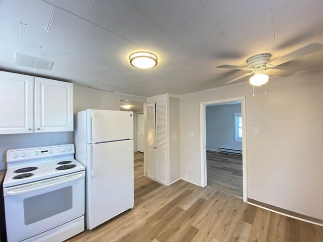 Building Photo - 106 Washington St Unit 3 Rental