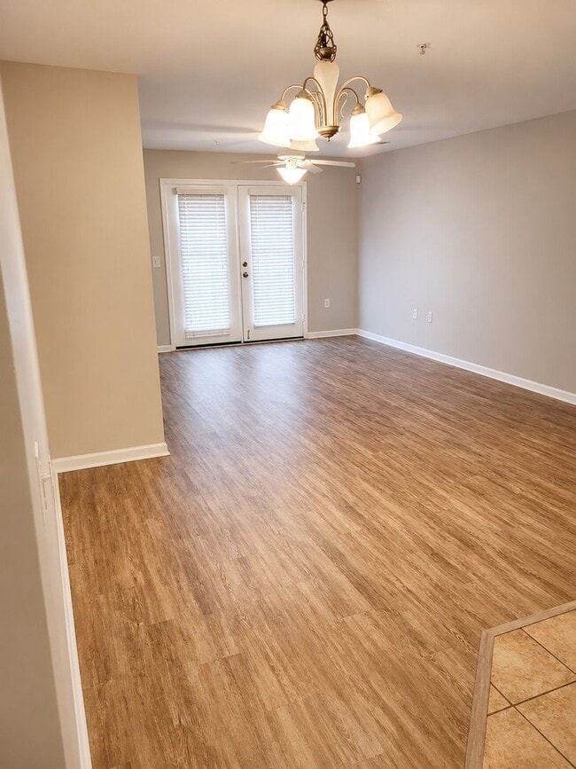 Photo - 923 Windcastle Ln
