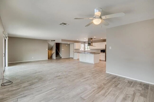 Photo - 6 Bedroom ASU house with pool and large yard