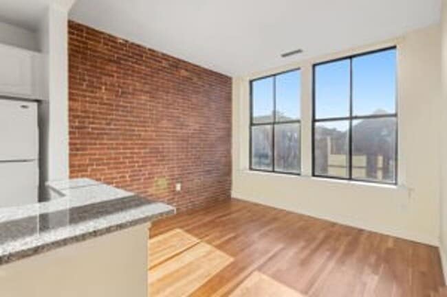 Photo - 107 Washington St Unit 1