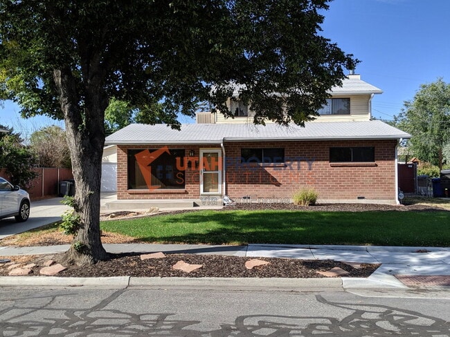 Building Photo - 1532 Dupont Ave
