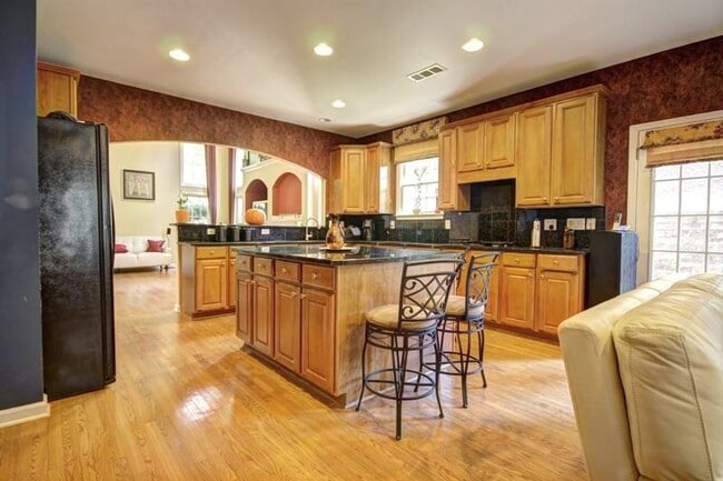 Photo - 4324 Canaan Way NE