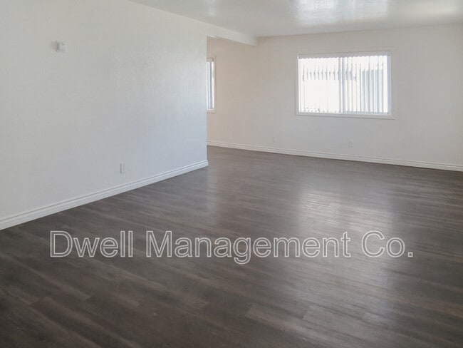 Photo - 2230 Main St