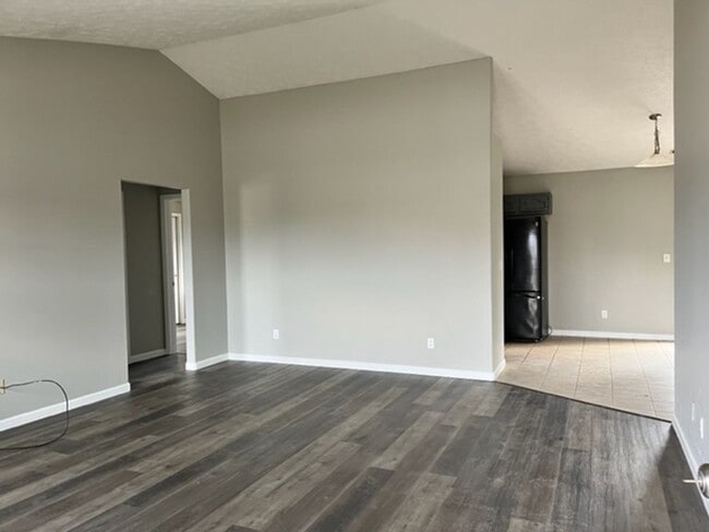 Photo - Gorgeous south side single family home in Romney Run subdivision. Fenced in back yard