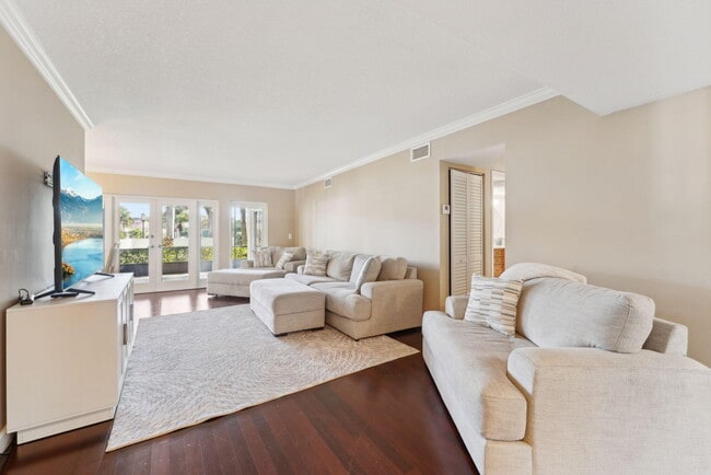 Photo - 100 Pelican Pointe Dr Unit 101