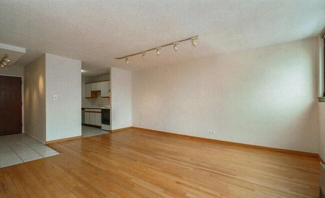 Photo - 30 E Division St Unit APT 6C