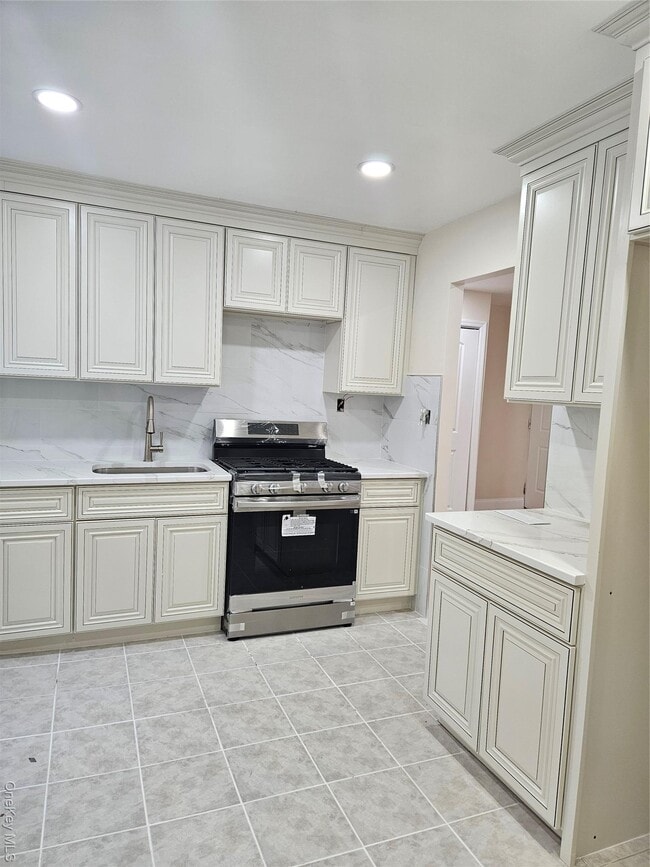 Building Photo - 1222 Simpson St Unit 2FL