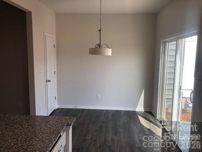 Photo - 3 bedroom townhome available now!