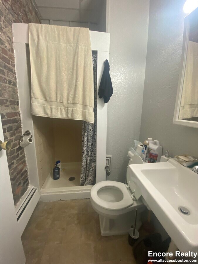 Photo - 40 Anderson St Unit 6