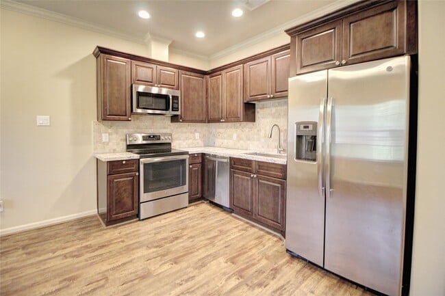 Photo - 26152 Avenue E Unidad B