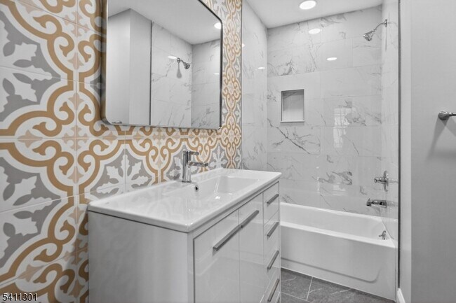 Photo - 579 S 12th St Unit 3