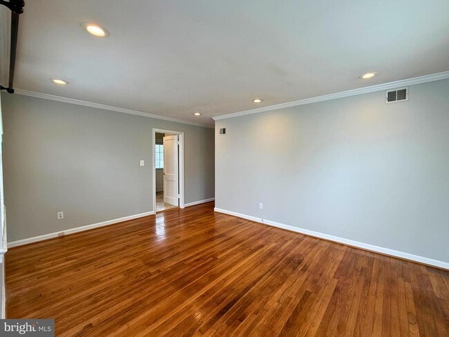 Photo - 6825 Westmoreland Rd