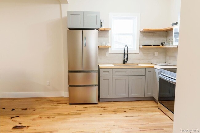 328 Columbia St Unit 1
