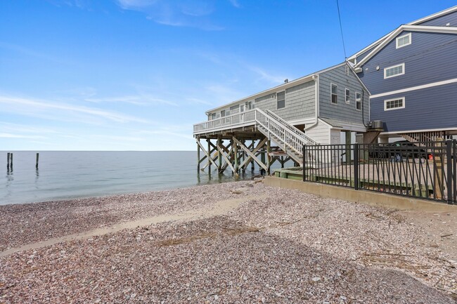 Photo - 2167 Fairfield Beach Rd House