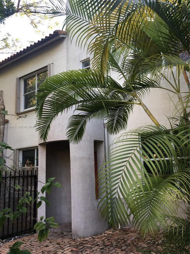 Photo - 3051 Center St