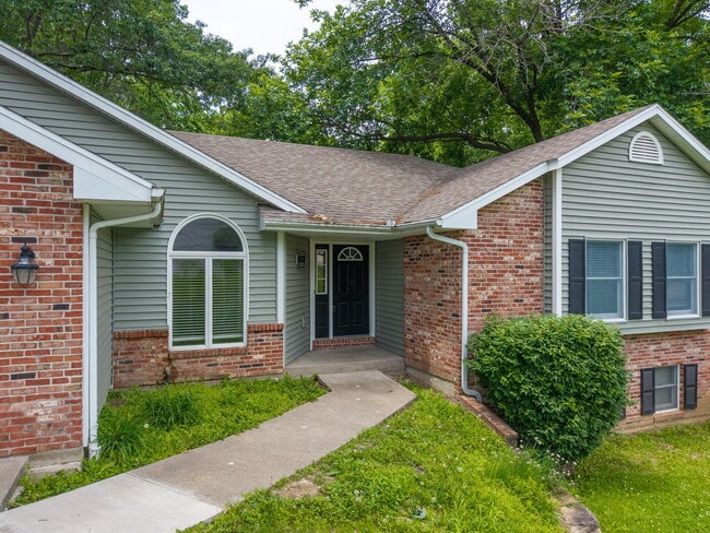 Photo - 2301 Grant Ln