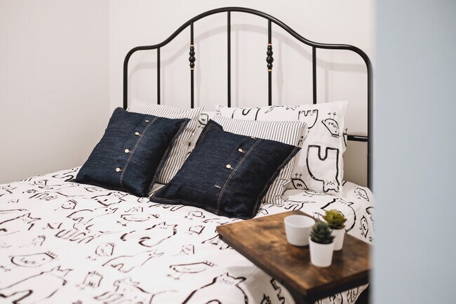 One-bedroom Bedroom