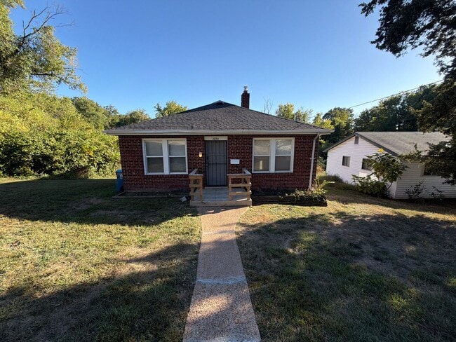 All Brick home on Meadowlark - All Brick home on Meadowlark