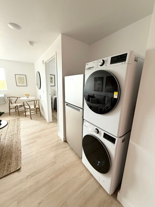4973 W 21st St Unit 402a