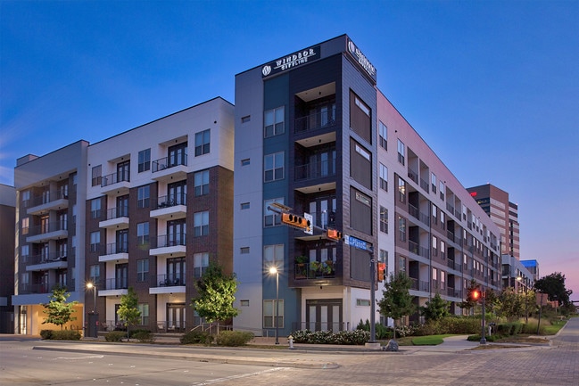 Nuestro complejo está ubicado convenientemente en Richardson, Texas, dentro del desarrollo CityLine