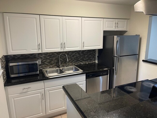 Photo - 8229 Kingsbrook Rd Unit 228