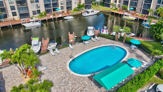 Photo - 8 Royal Palm Way Unidad 107