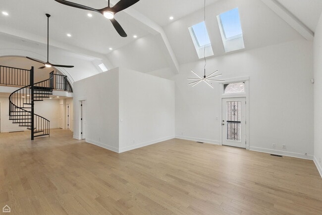 Photo - 1457 N California Ave Apartment Unit 2