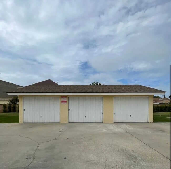 Photo - 227-233 Wolff Street Unidad 229 Wolff Street