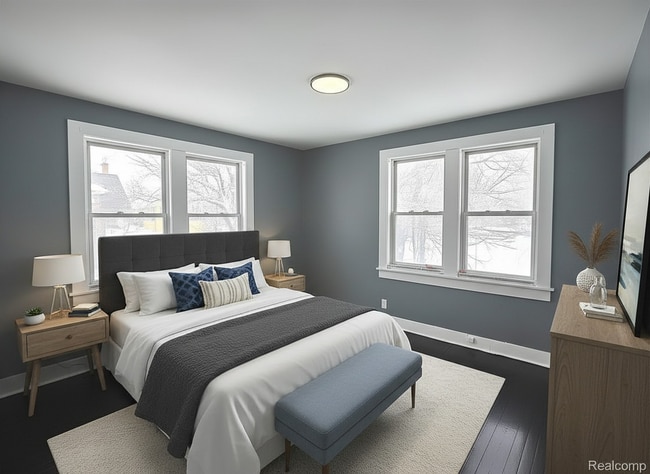 Photo - 2676 Sturtevant St