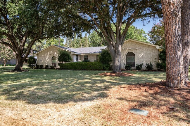 2108 Forest Hills Rd