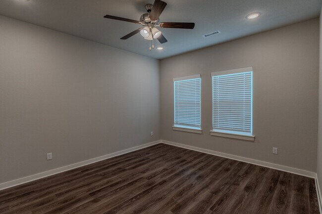 584 N Salem Rd