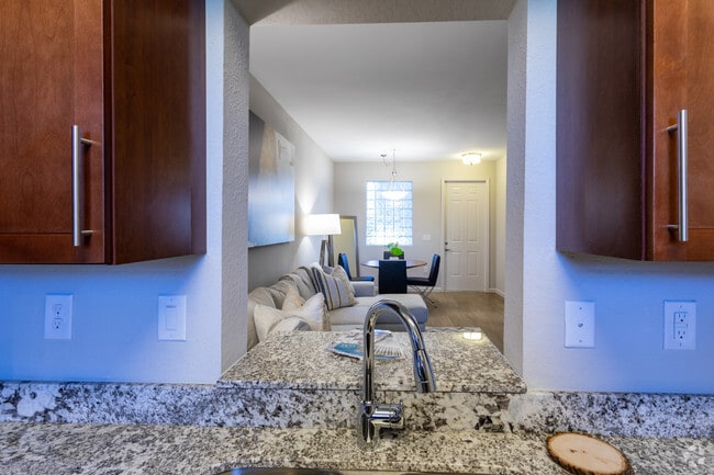 2BD, 2BA - 1099 SF