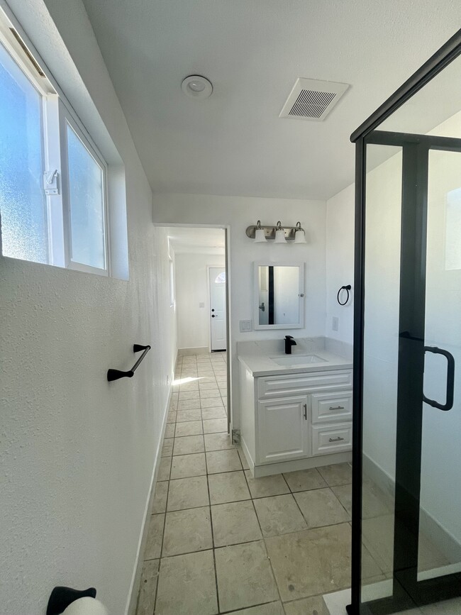 Photo - 370 Bridgevale Rd