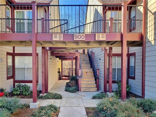 Photo - 913 Wentworth Ct Unit 913
