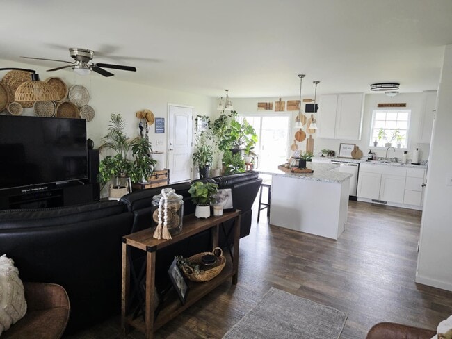 Photo - 509 Melrose St