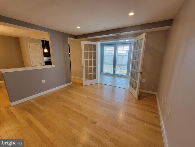 Photo - 4151 S Four Mile Run Dr Unidad 203